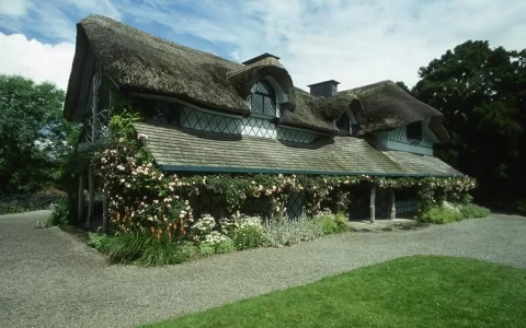 Swiss Cottage Image